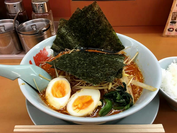 辛味噌ネギラーメン（激辛） 830円 ＋ 味付玉子 90円 ＋ のり増し 60円 ＋ 半ライス 110円
