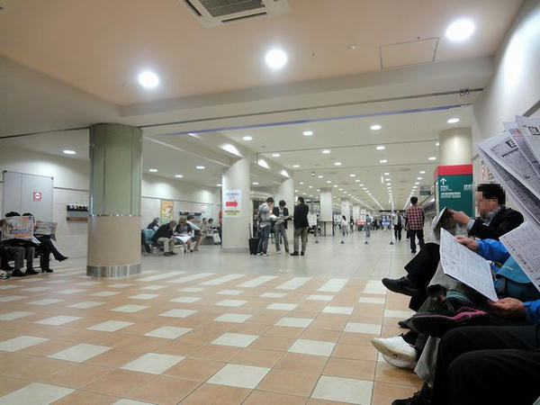 指定席発売開始を待つ人たち
