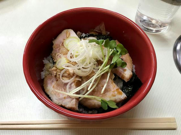 ミニチャーシュー丼 300円