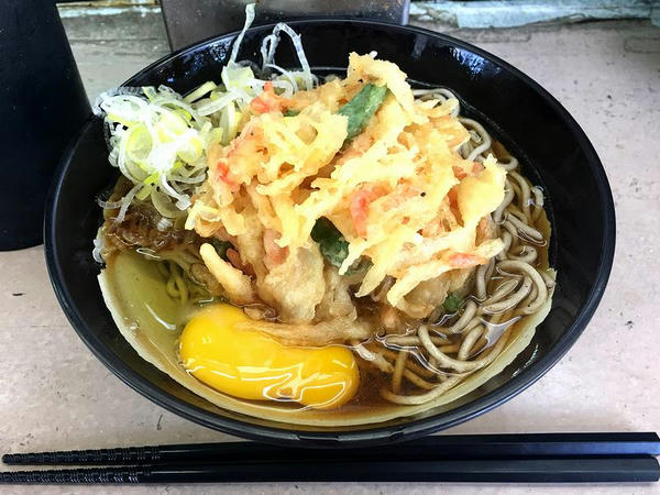かき揚げ天玉そば 450円