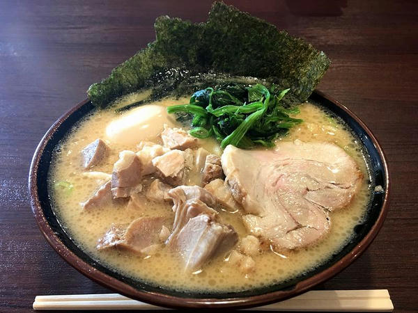 味玉ラーメン 800円 ＋チャーシューブツ切り 200円