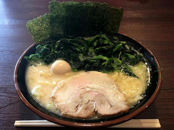 塩ラーメン 700円 ＋ ほうれん草増し（たくさん） 100円