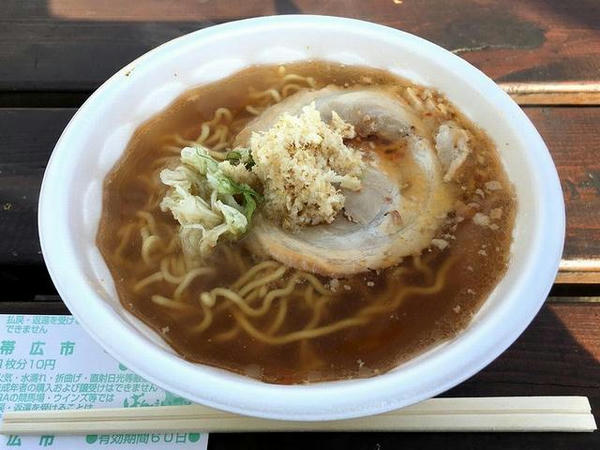 競馬場のグルメイベントでいただいたラーメン
