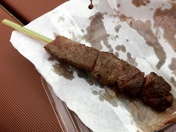福島県産牛串焼き 400円 （ふくしま屋台村）