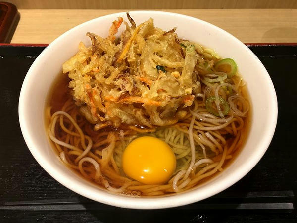 かき揚げ天玉そば 490円
