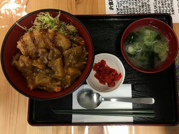 鹿コロ丼 800円