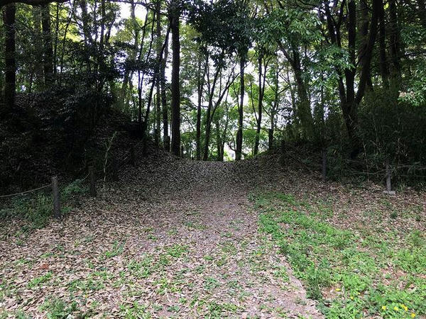 船着き場へと降りる虎口？