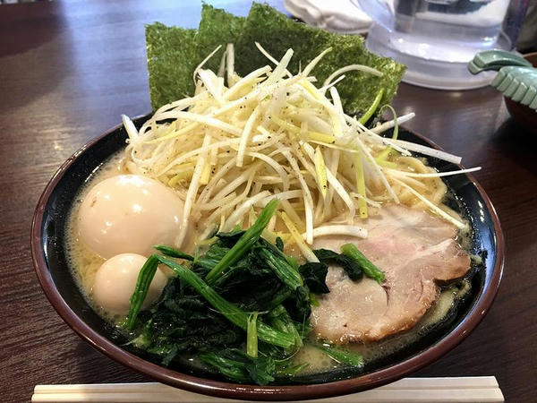 ネギラーメン 850円 ＋ 半熟味付玉子 100円