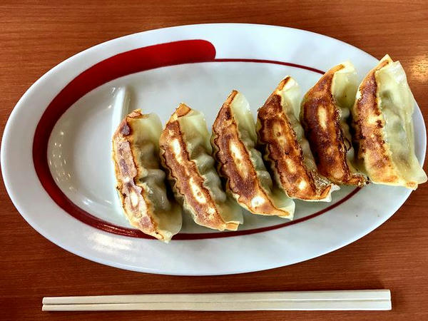 ギョーザ 216円
