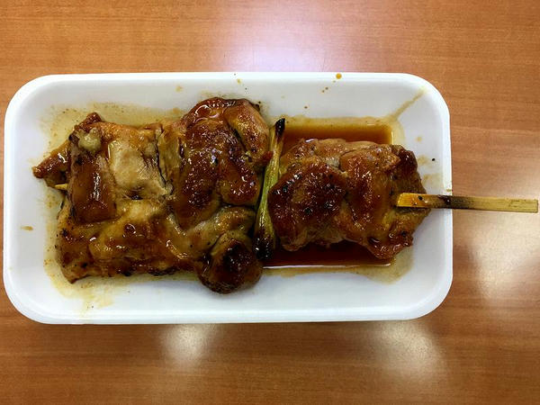 ジャンボ焼き鳥（タバスコ） 400円