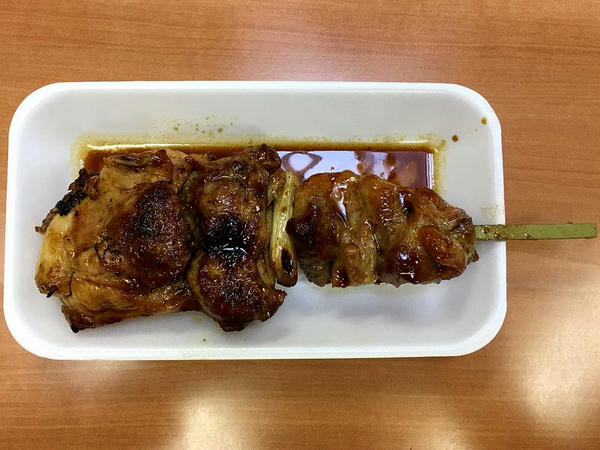 ジャンボ焼き鳥（甘ダレ） 400円