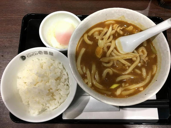 カレーうどん 699円 ＋ ライス 103円 ＋ 半熟タマゴ 72円