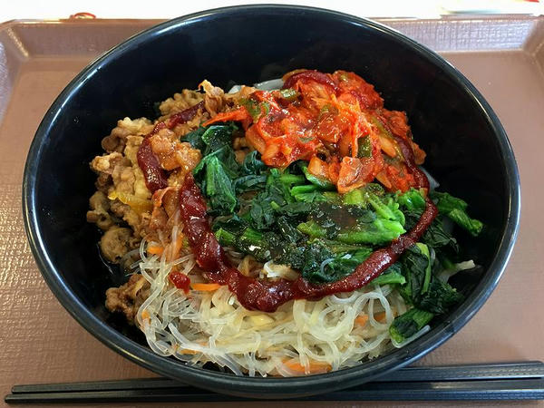 ロカボ牛ビビン麺 590円