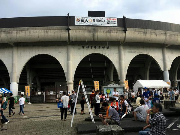 本塁側から見たスタジアム