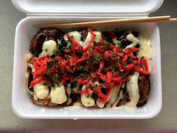 紅しょうがぶっかけたこ焼き 500円（元祖会津ふわとろたこ焼き たこ福）