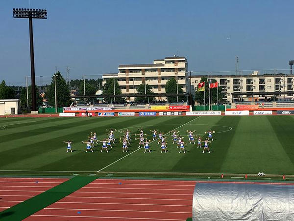 試合開始前のチアリーディング