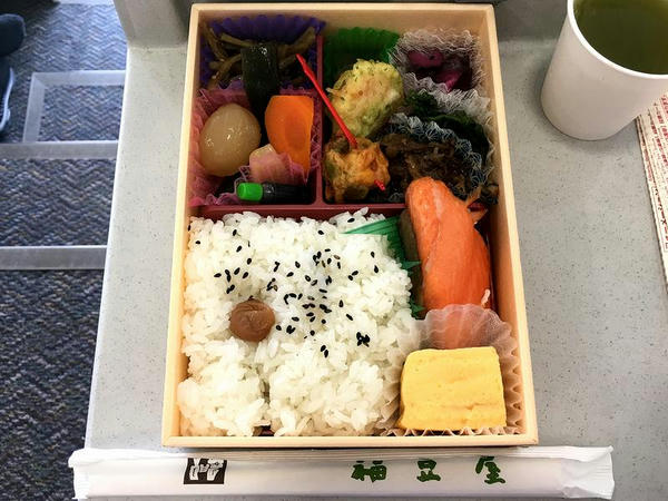 ふくしま夏競馬 万福べんとう 1000円 （福豆屋）