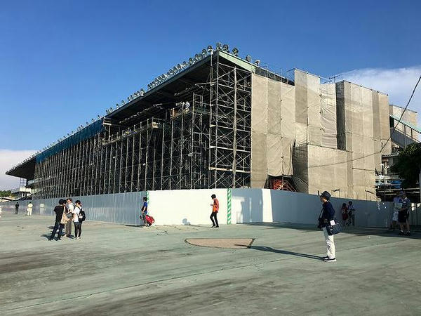 耐震化工事中のスタンド