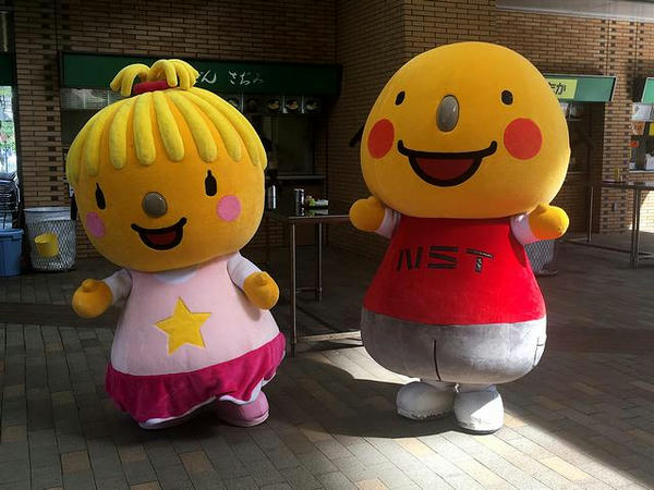 お出迎えするドシテちゃんとナシテくん