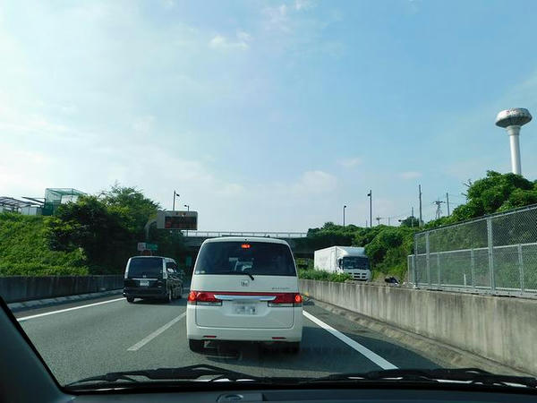 圏央道で渋滞に捕まり中