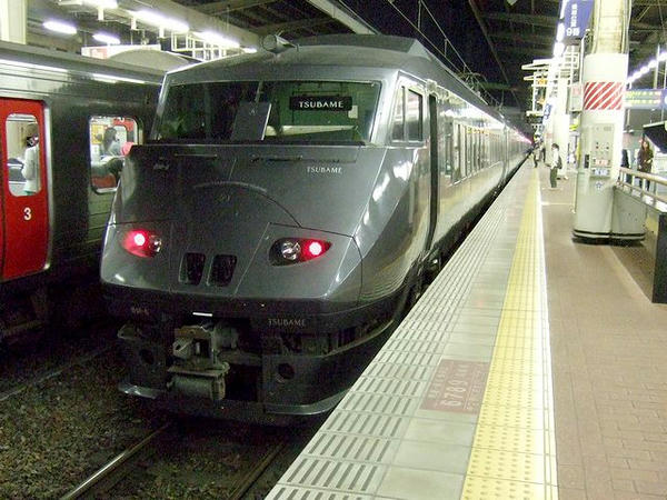 博多駅に到着した62M特急リレーつばめ62号