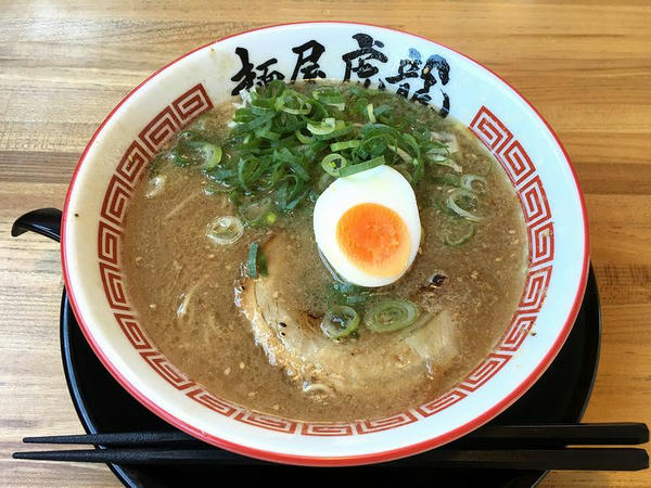 しおとんこつ 750円