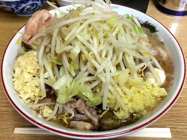 ラーメン豚入り 850円 ＋ うずら（5コ） 100円 ＋ ショウガ 50円