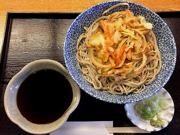 冷しそば（かきあげ付） 600円 ＋大盛り 100円