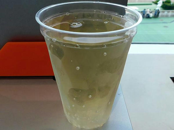 スパークリングワイン 450円