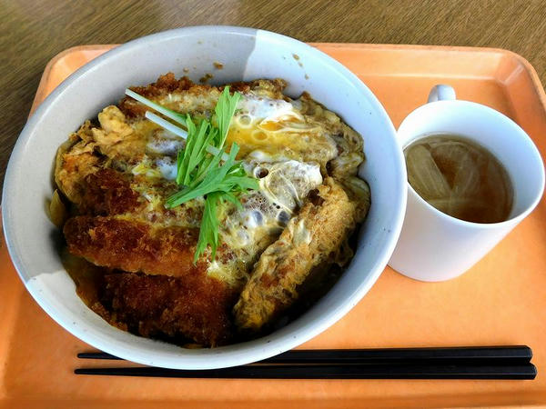 カツ丼 800円