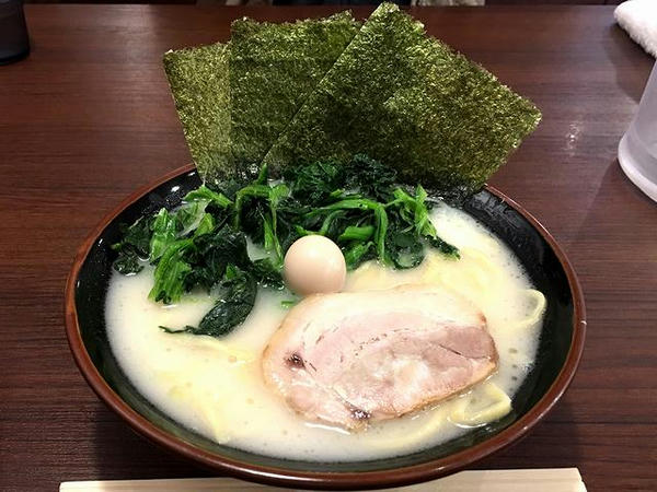 塩ラーメン 700円 ＋ ほうれん草増し（たくさん） 100円