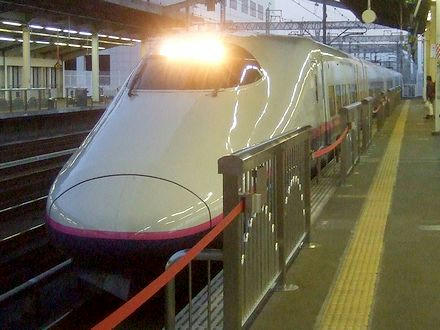宇都宮駅に入線するなすの254号