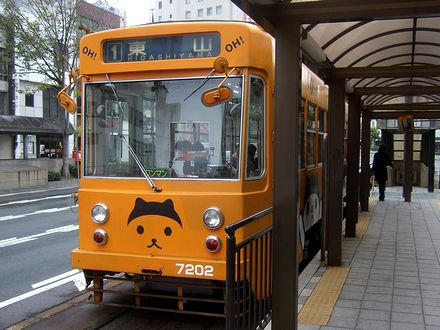 OH!くんの広告電車7202（城下にて）