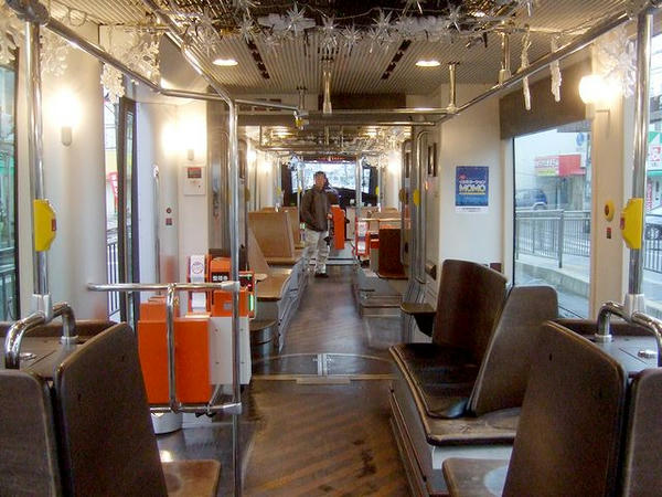 MOMOの車内