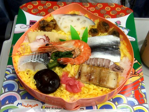 祭ずしの中身