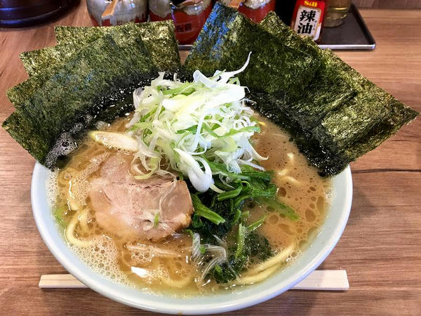 並らーめん 680円 ＋ ねぎ増し 100円 ＋ 海苔増し（5枚） 100円