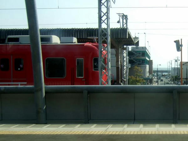 赤い名鉄電車