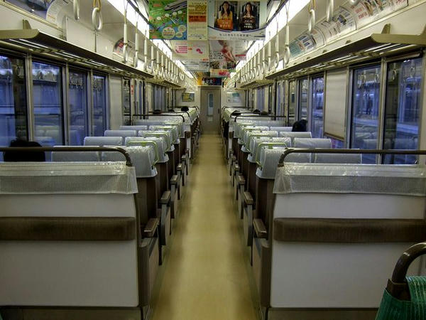 米原を発車した直後の825Tの車内