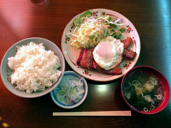 ベーコン焼定食 800円