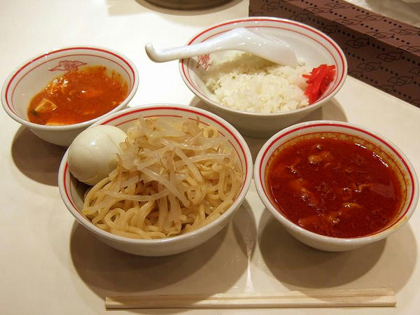 レディースセット（半冷し味噌ラーメン） 580円