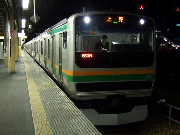 宇都宮駅で発車を待つ680M