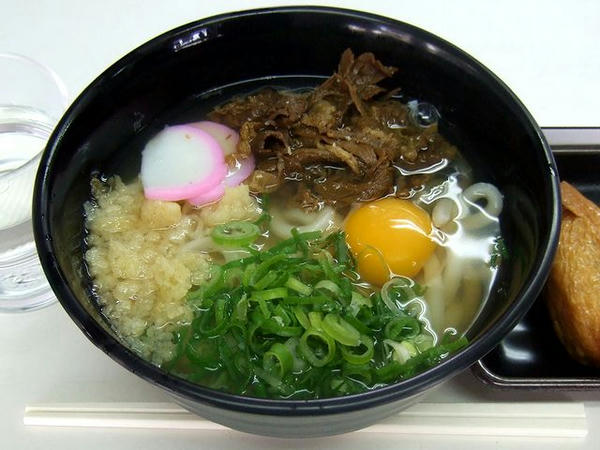 岡山駅5・6・7・8番線ホーム『あじわい』のうどん