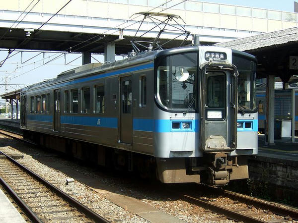 発車を待つ4133M別アングル
