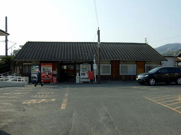 横河原駅駅舎