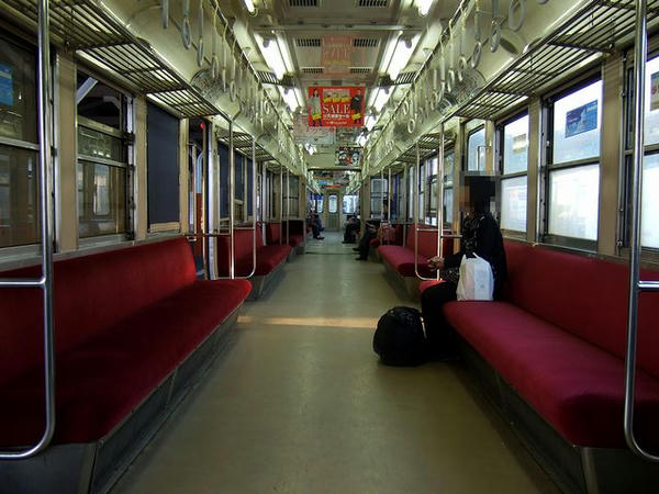 モハ761の車内