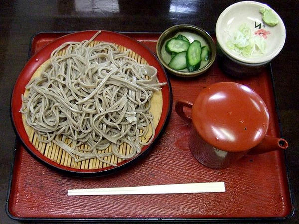 一休もりそば 750円
