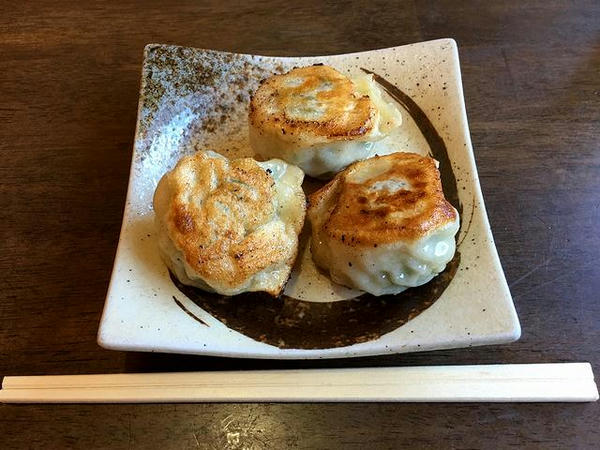 焼き餃子3個 240円