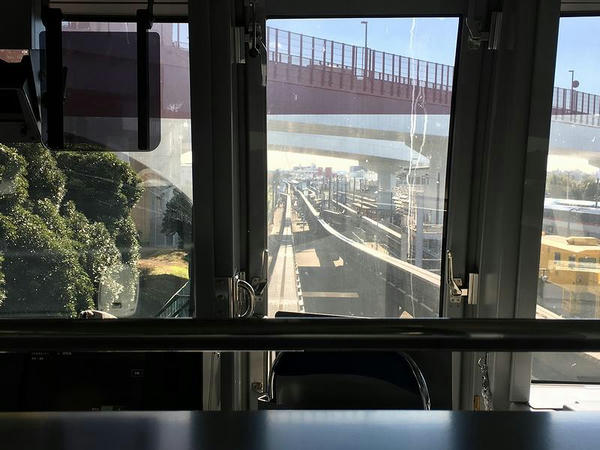 昭和島駅手前の車両基地