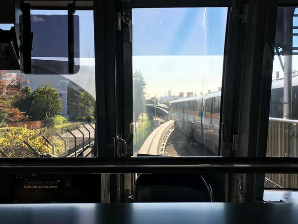 昭和島駅で空港快速を待避