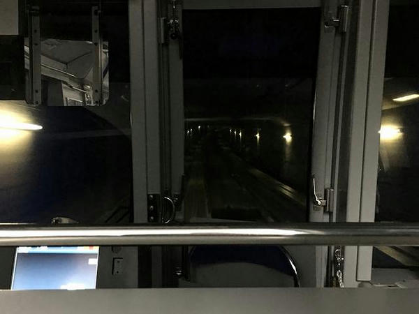 運河をくぐる
